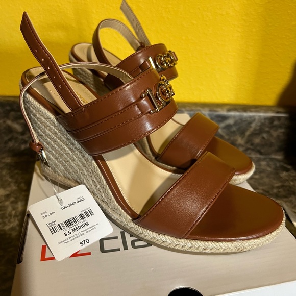 Liz Claiborne wedge sandals - Picture 2 of 4